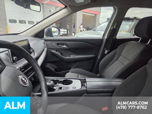 Used 2025 Nissan Rogue SV FWD image 6