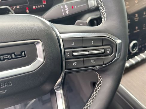 Used 2024 GMC Acadia Denali w/ Super Cruise Package image 18