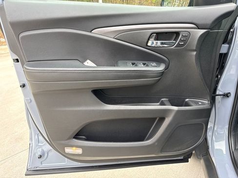 Used 2023 Honda Ridgeline RTL-E image 14