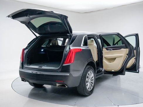 Used 2017 Cadillac XT5 Luxury w/ Driver Awareness Package image 35