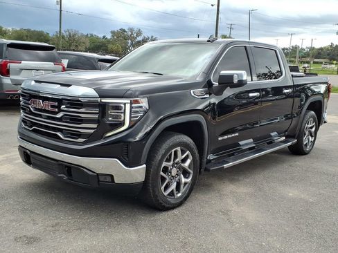 Used 2023 GMC Sierra 1500 SLT w/ SLT Premium Plus Package AWD/4WD image 3