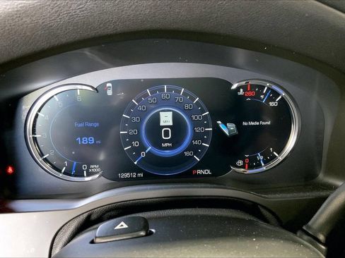 Used 2019 Cadillac Escalade Premium Luxury RWD image 18