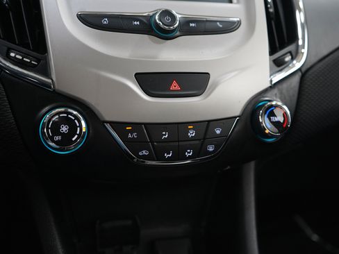 Used 2016 Chevrolet Cruze LS FWD image 21