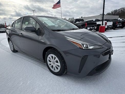 Used 2021 Toyota Prius LE image 7