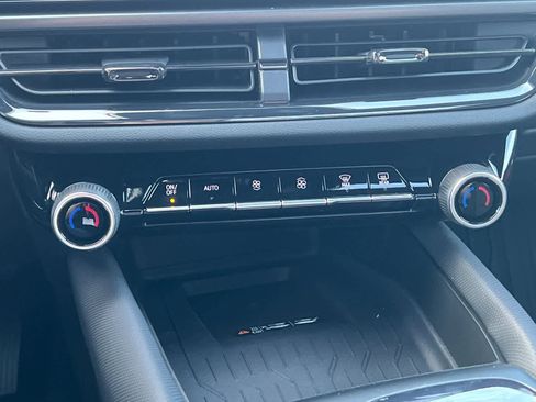 New 2025 Chevrolet Equinox EV RS w/ Convenience Package II image 21