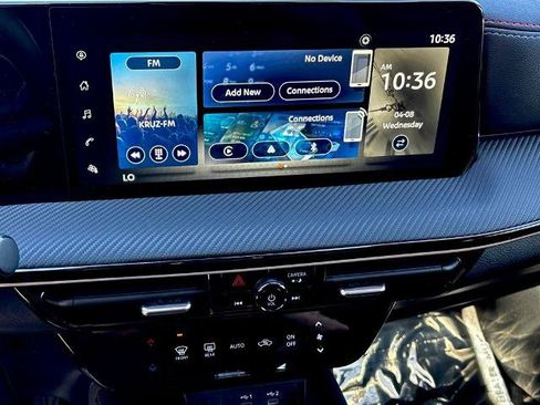 Certified 2025 Nissan Kicks SR FWD image 21