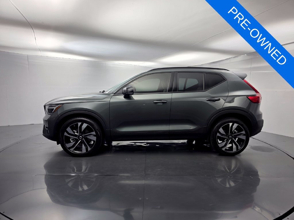 Used 2026 Volvo XC40 B4 Plus w/ Protection Package FWD image 7