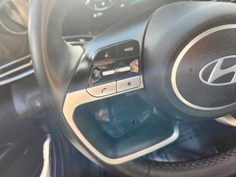 Used 2024 Hyundai Elantra Limited image 22