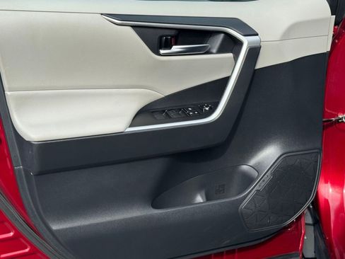 Certified 2021 Toyota RAV4 XLE image 14