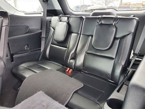 Used 2022 Ford Explorer XLT w/ Equipment Group 202A image 27