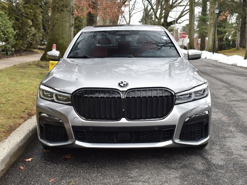 Used 2021 BMW 750i xDrive w/ Executive Package image 12