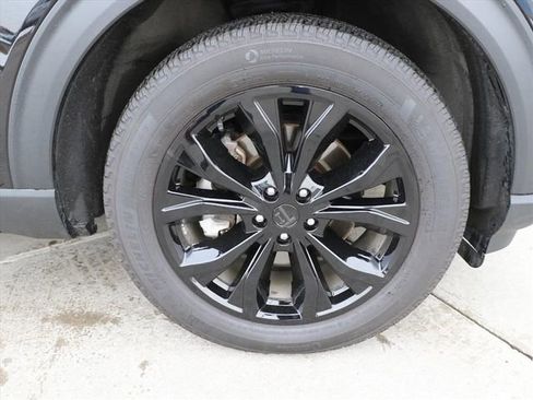 Used 2022 Ford Explorer XLT w/ Equipment Group 202A image 7