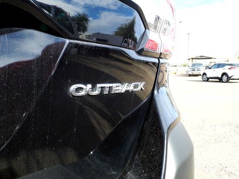 Used 2022 Subaru Outback Limited image 7