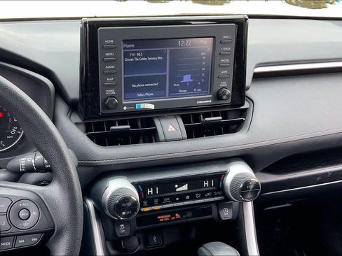 Used 2022 Toyota RAV4 XLE image 7