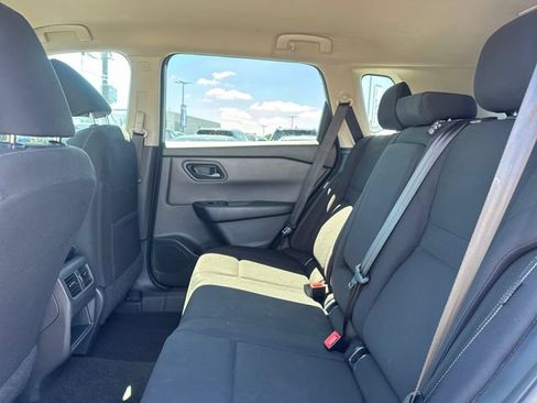 Used 2024 Nissan Rogue S FWD image 9