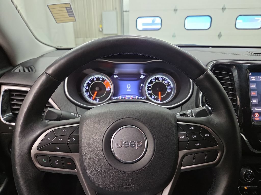 Used 2019 Jeep Cherokee Limited AWD/4WD image 23