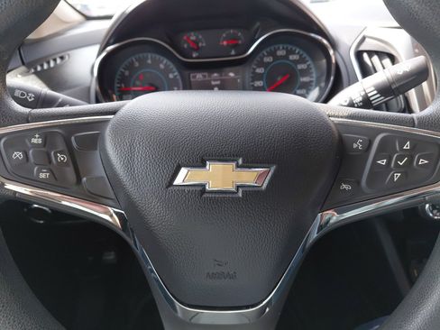 Used 2017 Chevrolet Cruze LT w/ Convenience Package image 17