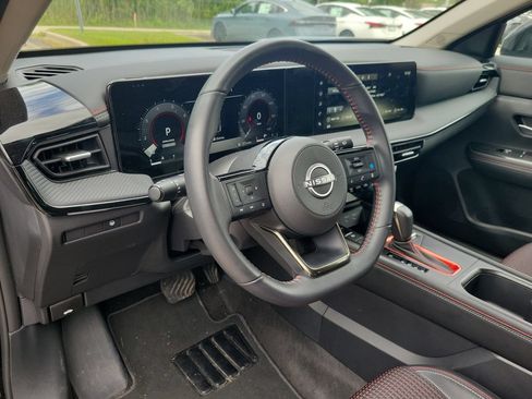 Used 2025 Nissan Kicks SR AWD/4WD image 12