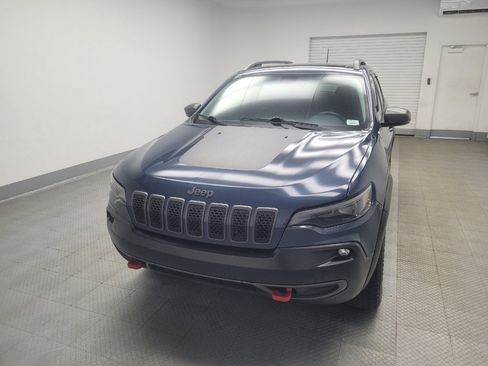 Used 2019 Jeep Cherokee Trailhawk w/ Comfort/Convenience Group AWD/4WD image 15