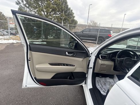 Used 2018 Kia Optima EX image 10