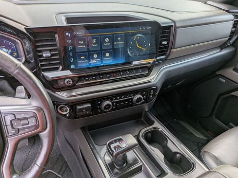 Used 2022 Chevrolet Silverado 1500 ZR2 w/ Technology Package AWD/4WD image 22