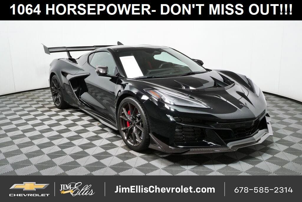 Used 2027 Chevrolet Corvette ZR1 w/ ZR1 Carbon Fiber Aero Package RWD image 1