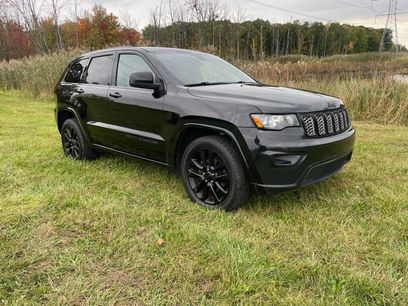 Used 2017 Jeep Grand Cherokee Altitude