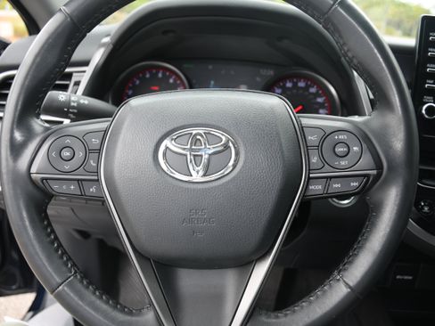 Used 2022 Toyota Camry XSE FWD image 12