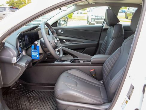 New 2026 Hyundai Elantra Limited FWD image 7