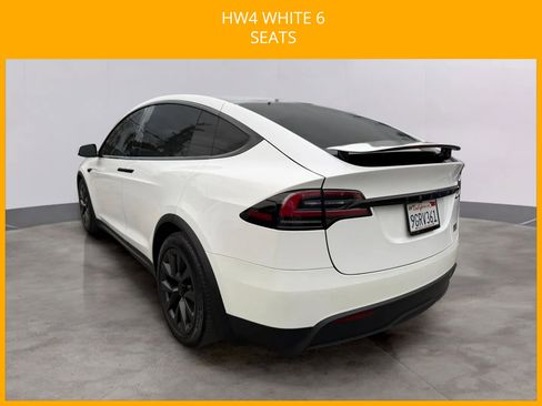 Used 2023 Tesla Model X Plaid image 9