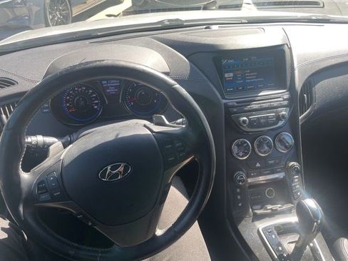 Used 2013 Hyundai Genesis 3.8 RWD image 4