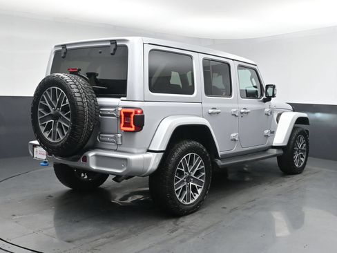 Used 2024 Jeep Wrangler High Altitude AWD/4WD image 19
