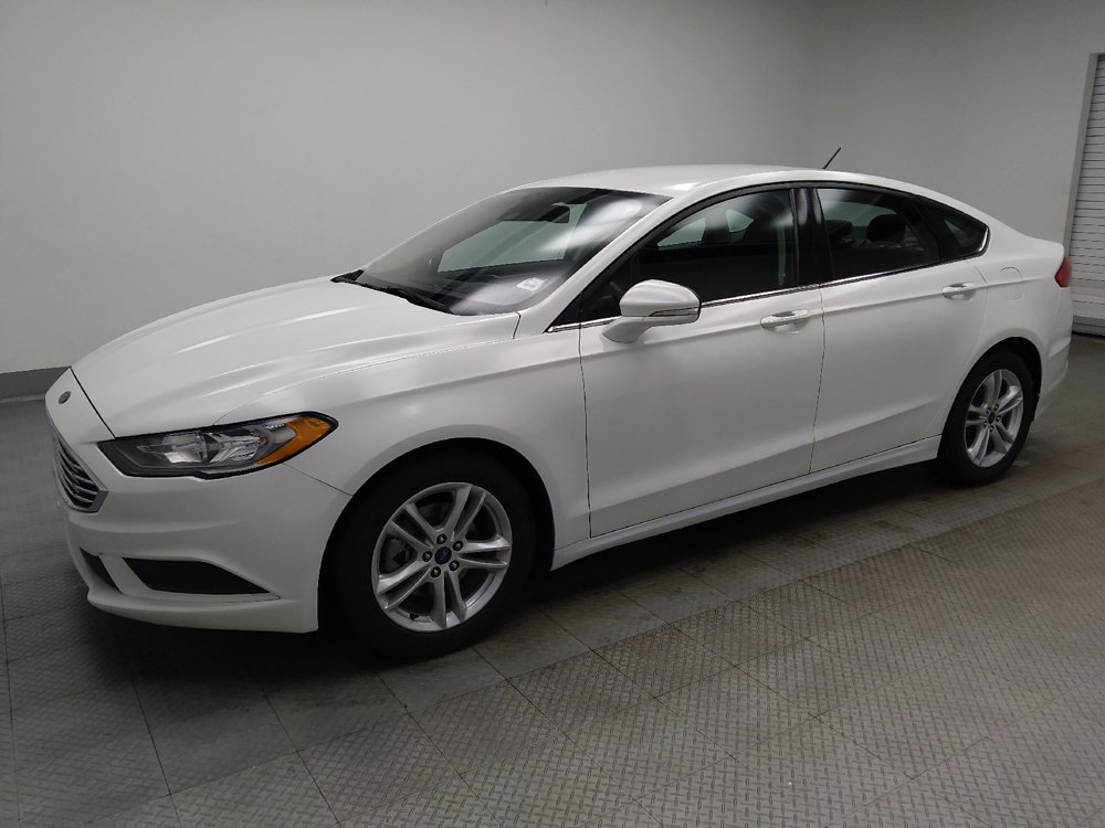 Used 2018 Ford Fusion SE FWD image 2