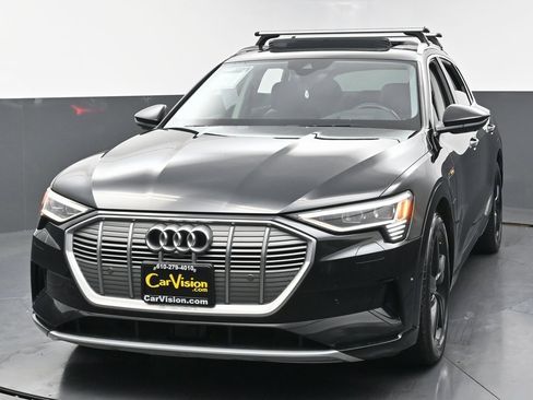 Used 2019 Audi e-tron Prestige w/ Prestige Package image 7
