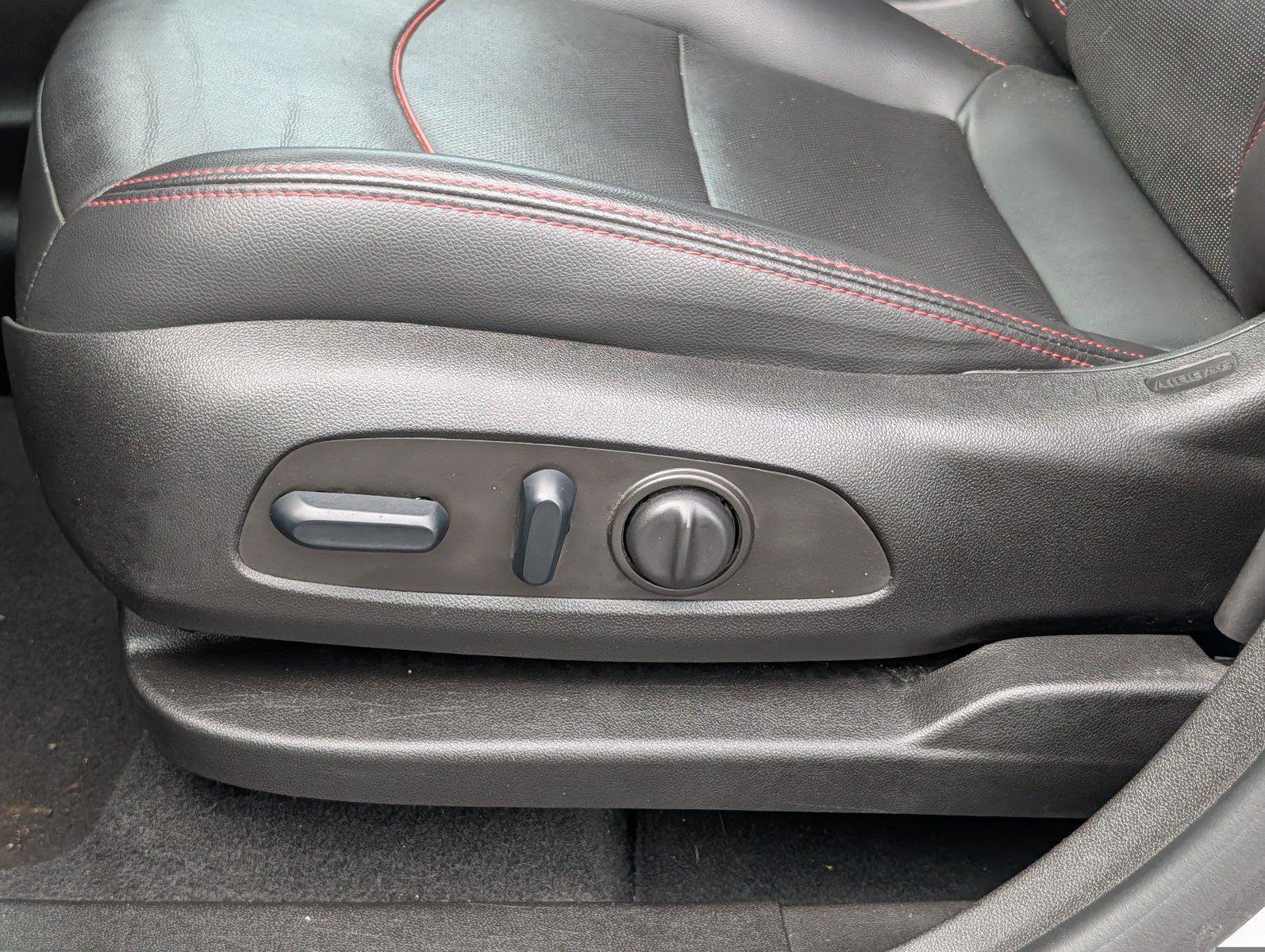 Certified 2022 Chevrolet Equinox RS w/ RS Leather Package FWD image 11