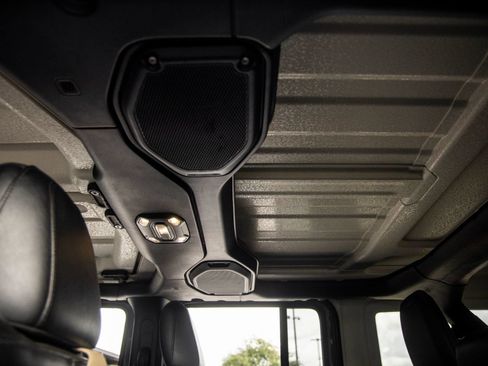 Used 2021 Jeep Wrangler Unlimited Rubicon AWD/4WD image 26