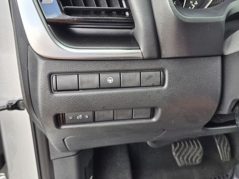 Certified 2021 Nissan Rogue SV FWD image 31