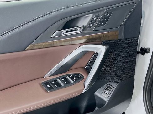 Certified 2025 BMW X1 xDrive28i w/ Technology Package image 17