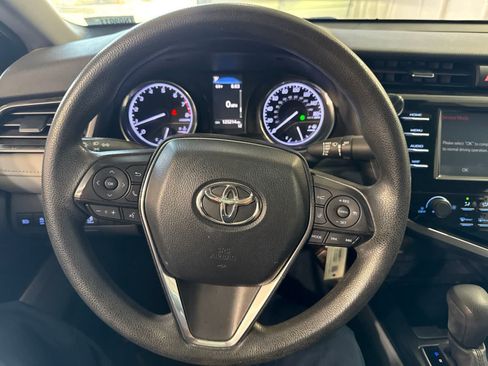 Used 2020 Toyota Camry LE FWD image 22