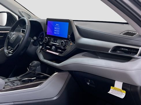 New 2026 Toyota Highlander Limited AWD/4WD image 28