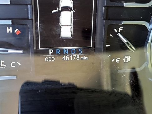 Used 2021 Toyota Tundra Limited w/ Limited Premium Package AWD/4WD image 23