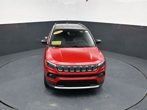 Used 2025 Jeep Compass Limited AWD/4WD image 42
