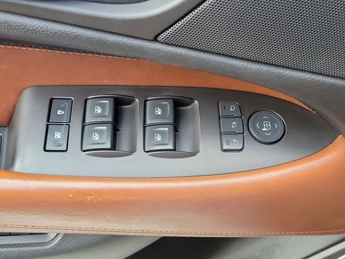 Used 2016 Cadillac Escalade Luxury AWD/4WD image 23