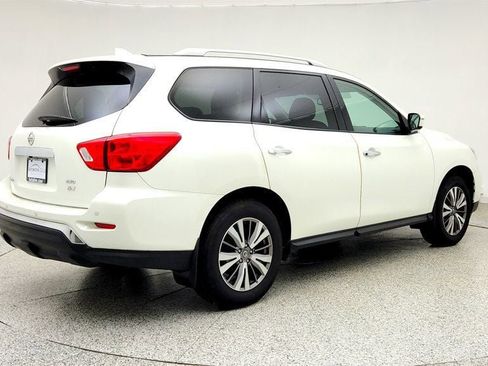 Used 2019 Nissan Pathfinder SV w/ SV All Weather Package AWD/4WD image 5