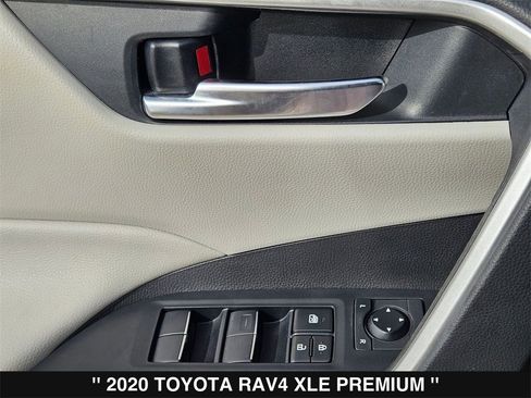 Used 2020 Toyota RAV4 XLE Premium image 15