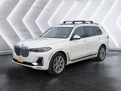 Used 2022 BMW X7 xDrive40i w/ Premium Package image 2