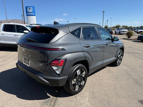 Used 2024 Hyundai Kona SEL AWD/4WD image 5
