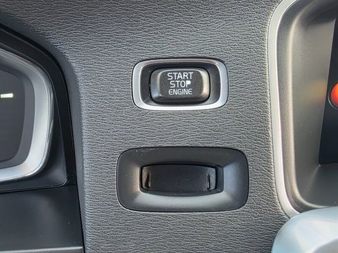 Used 2017 Volvo S60 T5 Inscription Platinum image 45