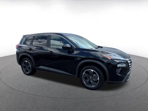 Used 2025 Nissan Rogue SV FWD image 2