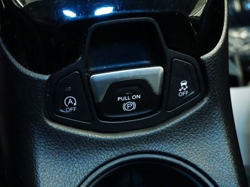 Used 2019 Jeep Compass Limited image 31